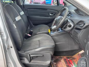 Renault Scenic 2.0 Vvt Dynamique Tomtom Mpv 2