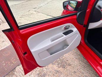 Volkswagen Up High Up ASG 1