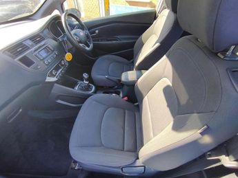 Kia Rio 3 Ecodynamics Crdi | Diesel | Manual | Hatchback | White  1.4