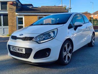 Kia Rio 3 Ecodynamics Crdi | Diesel | Manual | Hatchback | White  1.4