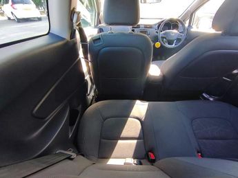 Kia Rio 3 Ecodynamics Crdi | Diesel | Manual | Hatchback | White  1.4