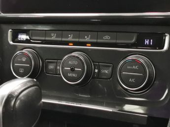 Volkswagen E-golf 35.8kWh e-Golf (136 ps) - DAB - USB AUDIO - SPLIT FOLDING REAR S
