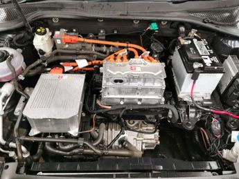 Volkswagen E-golf 35.8kWh e-Golf (136 ps) - DAB - USB AUDIO - SPLIT FOLDING REAR S