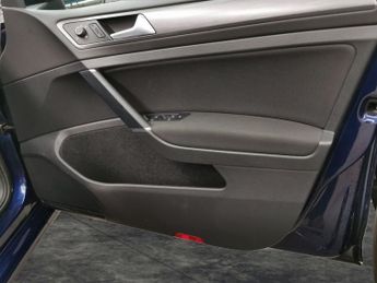Volkswagen E-golf 35.8kWh e-Golf (136 ps) - DAB - USB AUDIO - SPLIT FOLDING REAR S