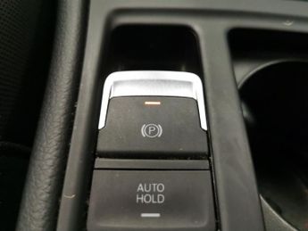 Volkswagen E-golf 35.8kWh e-Golf (136 ps) - DAB - USB AUDIO - SPLIT FOLDING REAR S