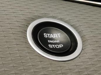 Land Rover Range Rover Evoque 2.0 D150 R-Dynamic S 4WD (150 ps) - NAV - LEATHER - ELECTRIC SEA