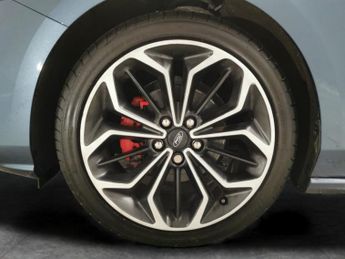 Ford Focus 1.0T EcoBoost ST-Line X (125 ps) - BLUETOOTH - PADDLE SHIFT - PA