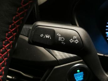 Ford Focus 1.0T EcoBoost ST-Line X (125 ps) - BLUETOOTH - PADDLE SHIFT - PA