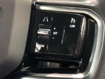 Land Rover Range Rover Velar 2.0 P250 R-Dynamic SE 4WD (249 ps) - REVERSE CAM - NAV - LEATHER
