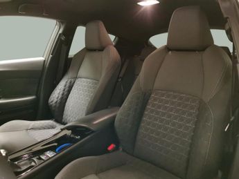 Toyota C-HR 1.8 VVT-h GPF Design CVT (122 ps) - HEATED SEATS - BLIND SPOT AS
