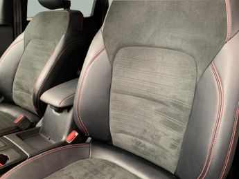 Ford Kuga 2.5 EcoBoost Duratec 14.4kWh ST-Line Plug-in CVT (225 ps) - PARK