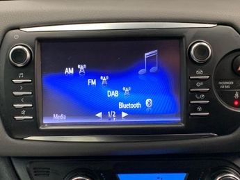 Toyota Yaris 1.5 VVT-h Icon Tech E-CVT (100 ps) - LANE DEPARTURE ALERT - BLUE