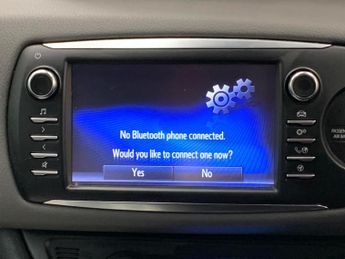 Toyota Yaris 1.5 VVT-h Icon Tech E-CVT (100 ps) - LANE DEPARTURE ALERT - BLUE