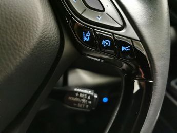 Toyota C-HR 1.8 VVT-h GPF Design CVT (122 ps) - HEATED SEATS - BLIND SPOT AS