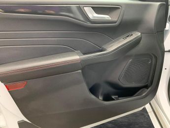 Ford Kuga 2.5 EcoBoost Duratec 14.4kWh ST-Line Plug-in CVT (225 ps) - PARK