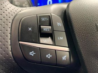 Ford Kuga 2.5 EcoBoost Duratec 14.4kWh ST-Line Plug-in CVT (225 ps) - PARK