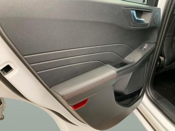 Ford Kuga 2.5 EcoBoost Duratec 14.4kWh ST-Line Plug-in CVT (225 ps) - PARK