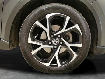 Toyota C-HR 1.8 VVT-h GPF Design CVT (122 ps) - HEATED SEATS - BLIND SPOT AS