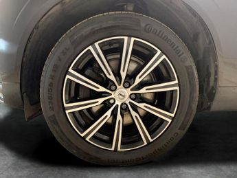 Volvo XC60 2.0 B5 MHEV Inscription AWD (250 ps) - HEATED SEATS - B PILLAR V