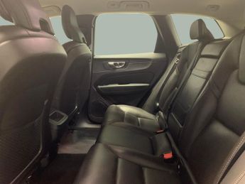 Volvo XC60 2.0 B5 MHEV Inscription AWD (250 ps) - HEATED SEATS - B PILLAR V