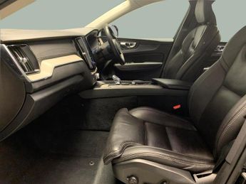 Volvo XC60 2.0 B5 MHEV Inscription AWD (250 ps) - HEATED SEATS - B PILLAR V