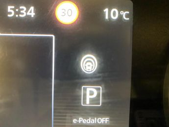 Nissan Leaf 40kWh Acenta (150 ps) - AIR CON - KEYLESS START - DAB