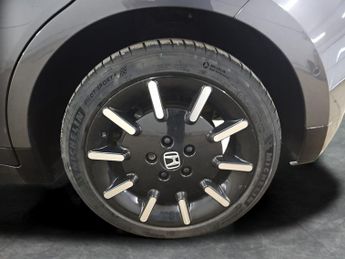 Honda Honda E 35.5kWh Advance (17in Alloy) (154 ps) - HEATED STEERING - LANE D