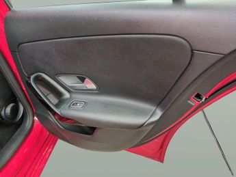 Mercedes-Benz A Class 1.5 A180d SE 7G-DCT (116 ps) - CRUISE - PADDLE SHIFT - DRIVING M