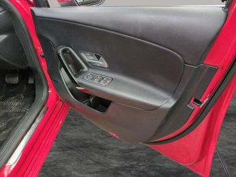 Mercedes-Benz A Class 1.5 A180d SE 7G-DCT (116 ps) - CRUISE - PADDLE SHIFT - DRIVING M