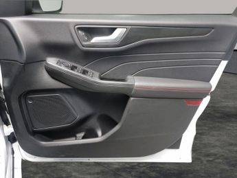 Ford Kuga 2.5 EcoBoost Duratec 14.4kWh ST-Line Plug-in CVT (225 ps) - AUTO