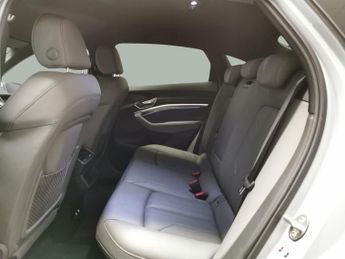 Audi e-tron 55 S line Sportback quattro 95kWh (408 ps) - MMI NAV PLUS - LED