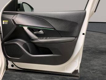 Peugeot E-2008 50kWh GT Premium (136 ps) - REVERSE CAM - ALCANTARA - NAV