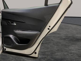 Peugeot E-2008 50kWh GT Premium (136 ps) - REVERSE CAM - ALCANTARA - NAV