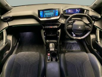 Peugeot E-2008 50kWh GT Premium (136 ps) - REVERSE CAM - ALCANTARA - NAV