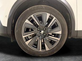 Peugeot E-2008 50kWh GT Premium (136 ps) - REVERSE CAM - ALCANTARA - NAV