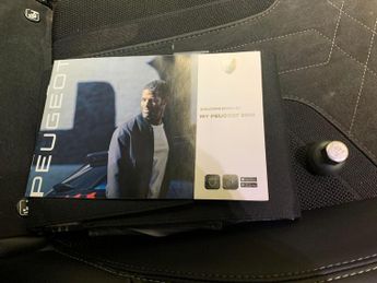 Peugeot E-2008 50kWh GT Premium (136 ps) - REVERSE CAM - ALCANTARA - NAV