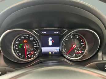 Mercedes-Benz GLA 1.6 GLA180 GPF Urban Edition 7G-DCT (122 ps) - KEYLESS-GO - BLUE