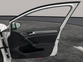 Volkswagen E-golf 35.8kWh e-Golf (136 ps) - CLIMATE CONTROL - DAB - USB AUDIO