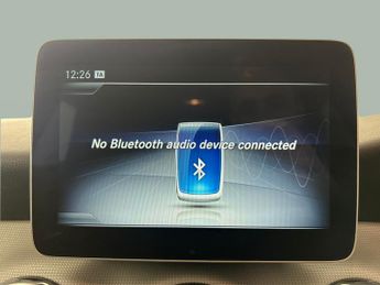 Mercedes-Benz GLA 1.6 GLA180 GPF Urban Edition 7G-DCT (122 ps) - KEYLESS-GO - BLUE