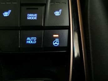Hyundai Ioniq 28kWh Premium (120 ps) - REVERSE CAM - NAV - HEATED SEATS