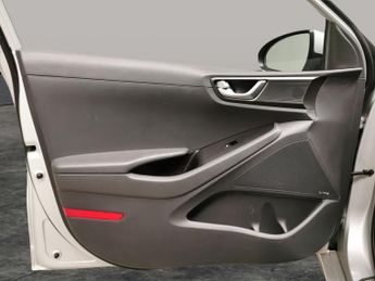 Hyundai Ioniq 28kWh Premium (120 ps) - REVERSE CAM - NAV - HEATED SEATS
