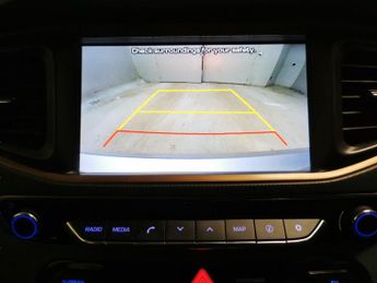Hyundai Ioniq 28kWh Premium (120 ps) - REVERSE CAM - NAV - HEATED SEATS