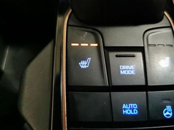 Hyundai Ioniq 28kWh Premium (120 ps) - REVERSE CAM - NAV - HEATED SEATS
