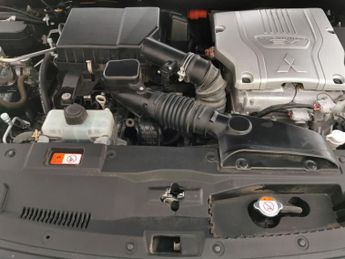 Mitsubishi Outlander 2.0h 12kWh GX4h Plug-in CVT 4WD Euro 5 (200 ps) - HEATED LEATHER