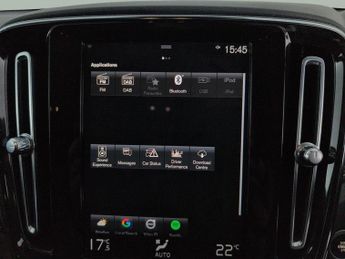 Volvo XC40 1.5h T5 Twin Engine Recharge 10.7kWh R-Design Plug-in (262 ps) -