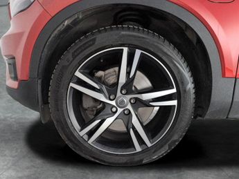 Volvo XC40 1.5h T5 Twin Engine Recharge 10.7kWh R-Design Plug-in (262 ps) -