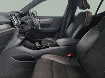 Volvo XC40 1.5h T5 Twin Engine Recharge 10.7kWh R-Design Plug-in (262 ps) -