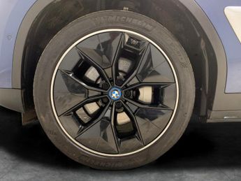 BMW iX3 80kWh Premier Edition (286 ps) - LEATHER - NAV - HEATED SEATS