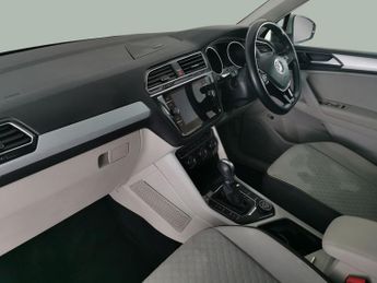 Volkswagen Tiguan 2.0 TDI SE Navigation DSG 4Motion (150 ps) - BLUETOOTH