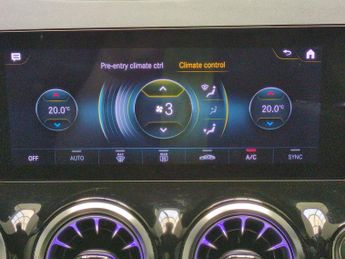 Mercedes-Benz EQA EQA 250 66.5kWh AMG Line (190 ps) - ADAPTIVE LIGHTS - BLUETOOTH 